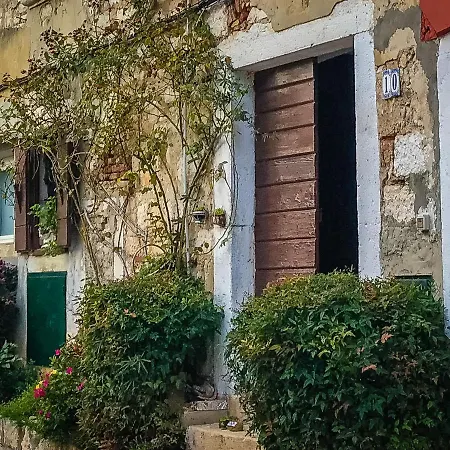 Apartament Charming In Heart Of