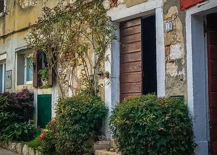 Apartament Charming In Heart Of